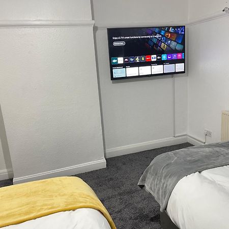 Hometel Digs Hidden Gem Large Comfy Home Can Sleep 15 Braunstone Town Zewnętrze zdjęcie