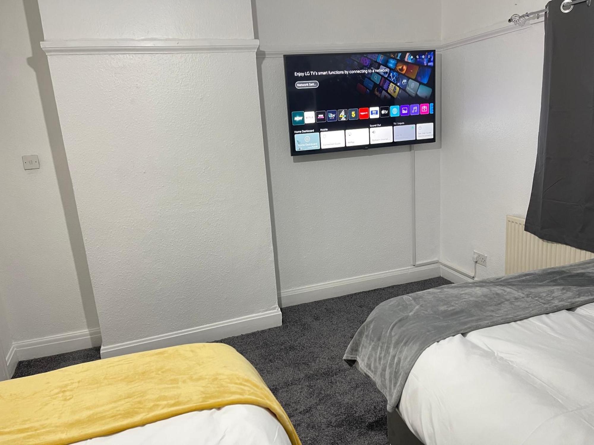Hometel Digs Hidden Gem Large Comfy Home Can Sleep 15 Braunstone Town Zewnętrze zdjęcie