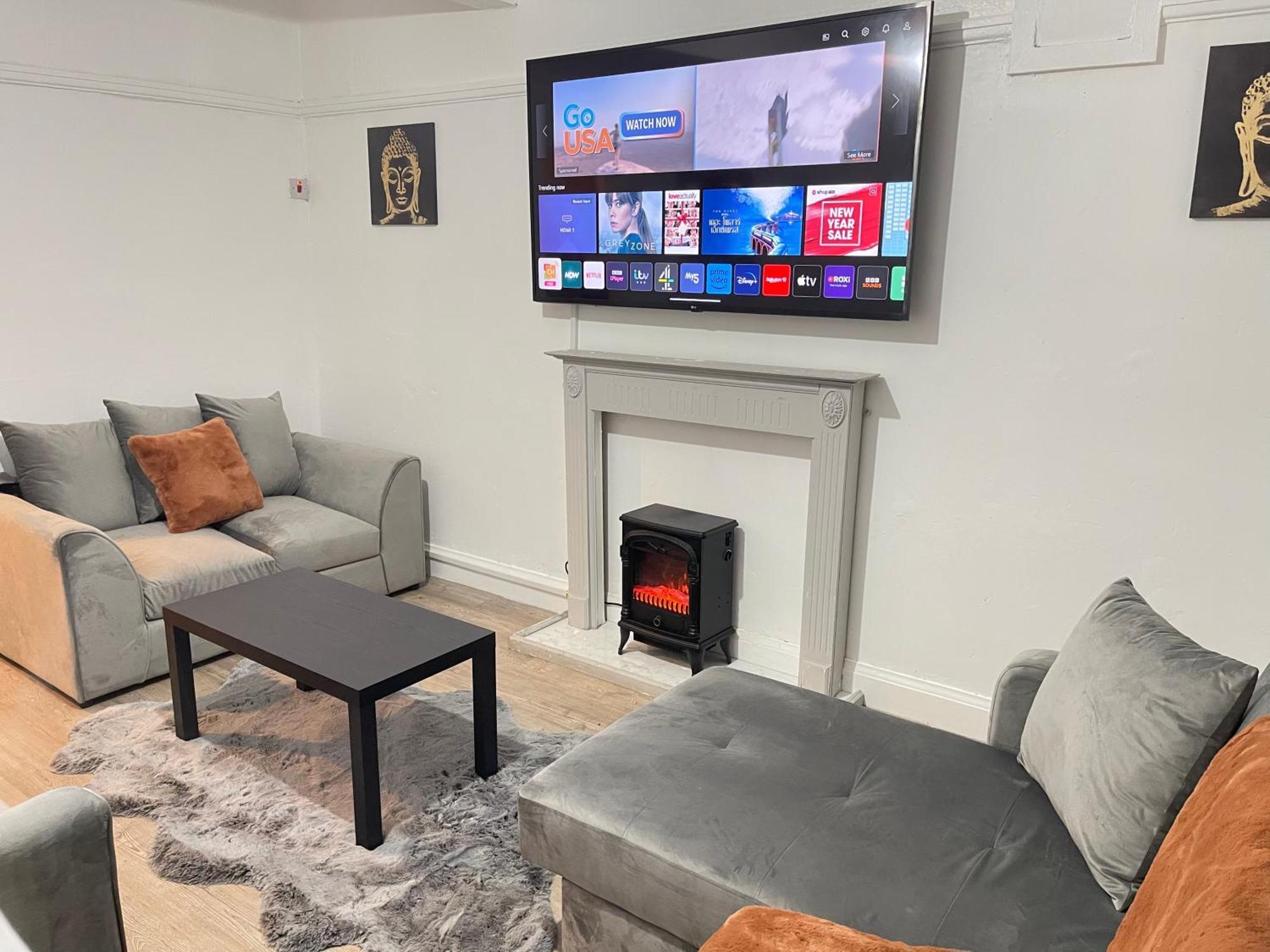 Hometel Digs Hidden Gem Large Comfy Home Can Sleep 15 Braunstone Town Zewnętrze zdjęcie
