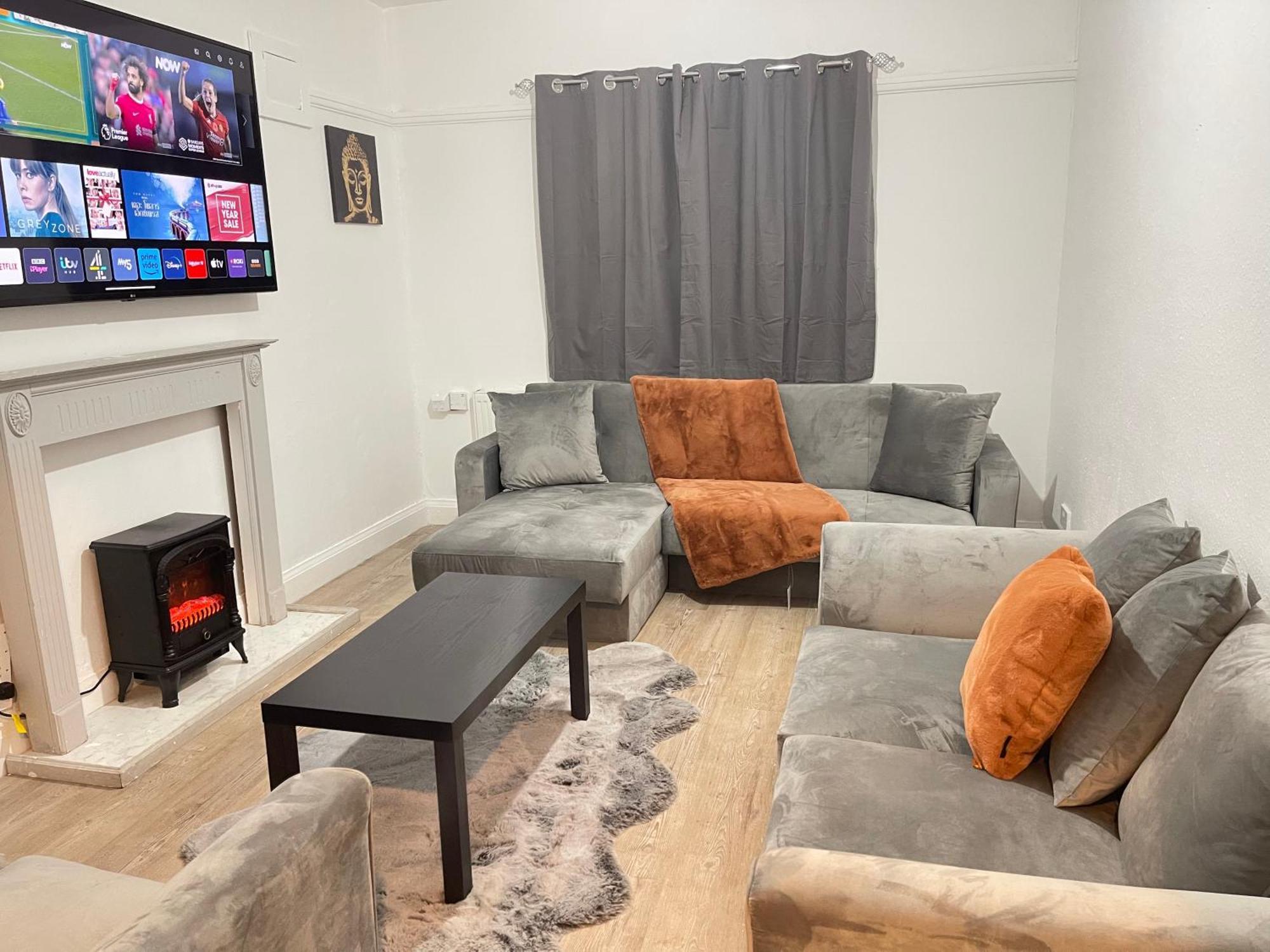 Hometel Digs Hidden Gem Large Comfy Home Can Sleep 15 Braunstone Town Zewnętrze zdjęcie