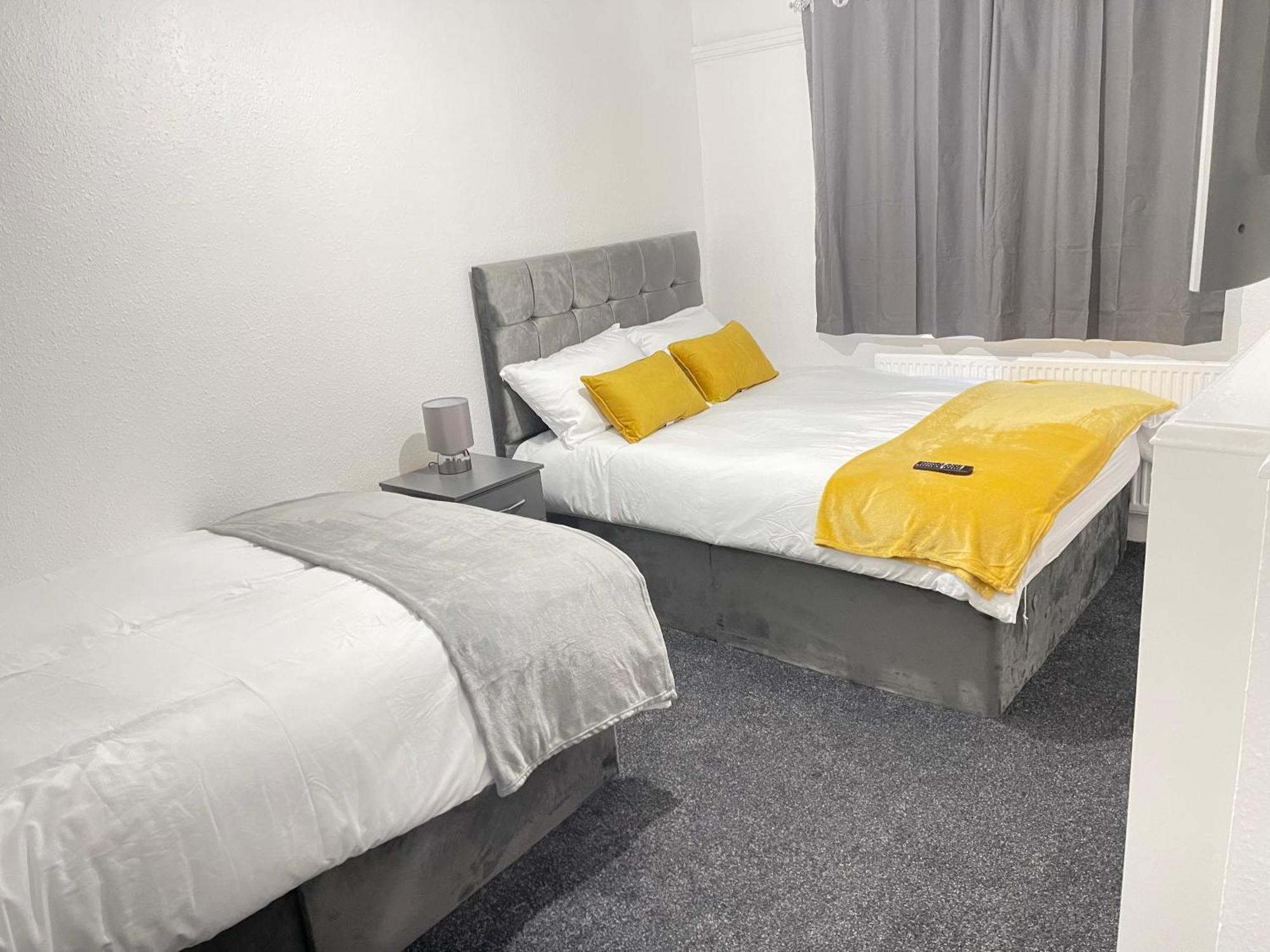 Hometel Digs Hidden Gem Large Comfy Home Can Sleep 15 Braunstone Town Zewnętrze zdjęcie