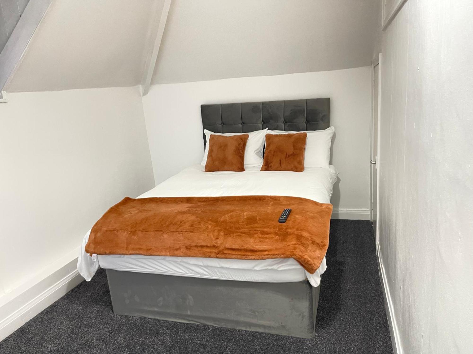 Hometel Digs Hidden Gem Large Comfy Home Can Sleep 15 Braunstone Town Zewnętrze zdjęcie