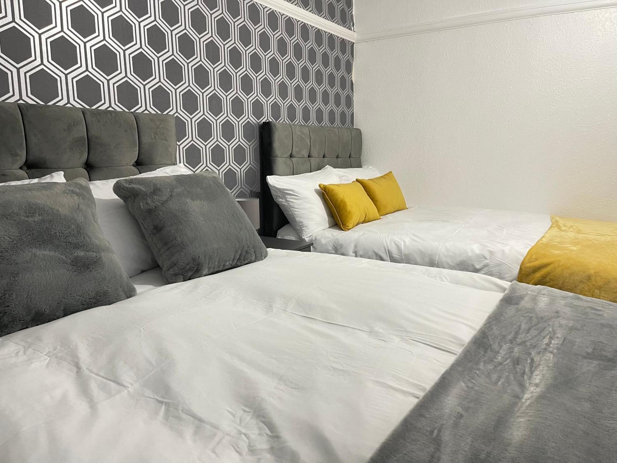 Hometel Digs Hidden Gem Large Comfy Home Can Sleep 15 Braunstone Town Zewnętrze zdjęcie